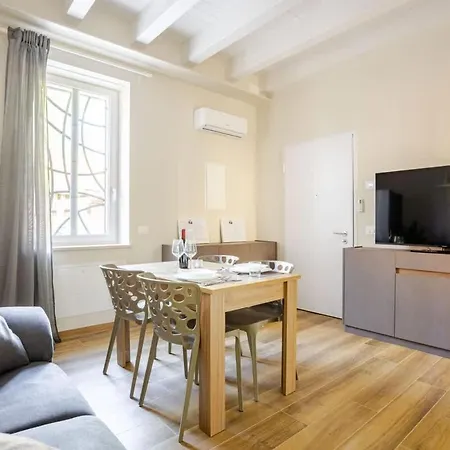53 Campofiore - Patio Esterno - Moderno 维罗纳