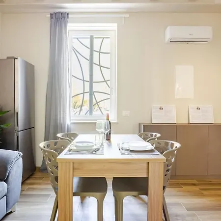 53 Campofiore - Patio Esterno - Moderno 维罗纳